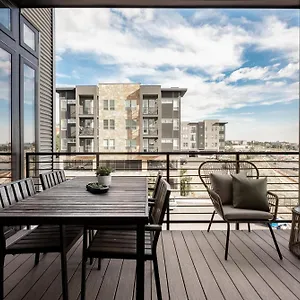 Holiday home Luxurious Escape - Walk To Empower Field - Tesoro, Denver