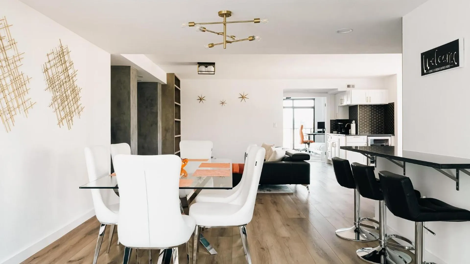 Deluxe Larimer Square Retreat - Walk Everywhere! Denver