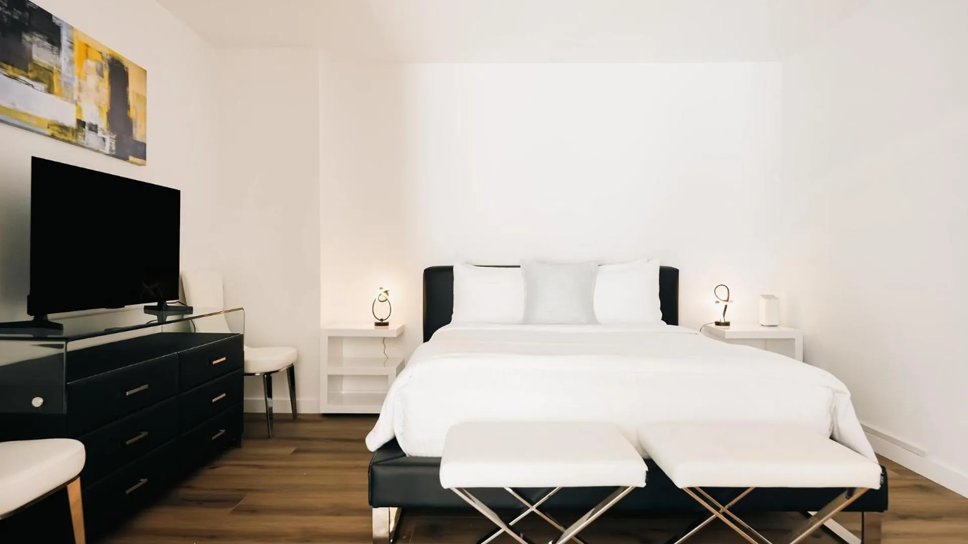 Ferienhaus Deluxe Larimer Square Retreat - Walk Everywhere! Denver